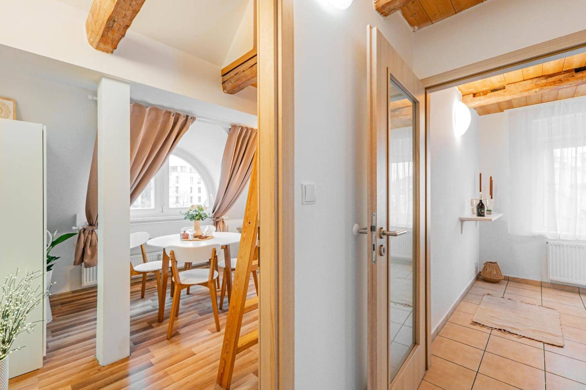 Karlsbad Apartments, Karlovy Vary — kuchyňský kout