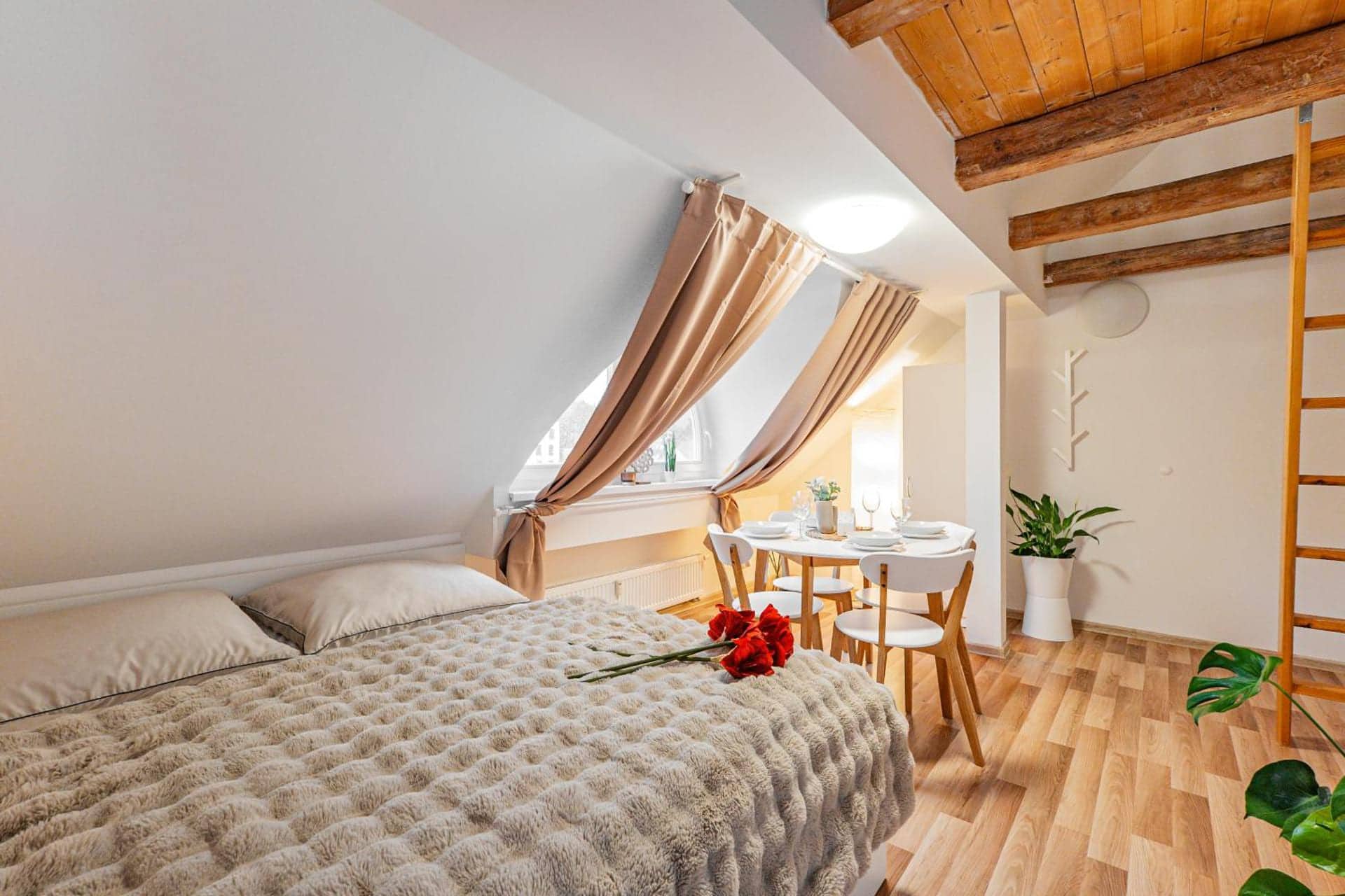 Karlsbad Apartments, Karlovy Vary — ložnice