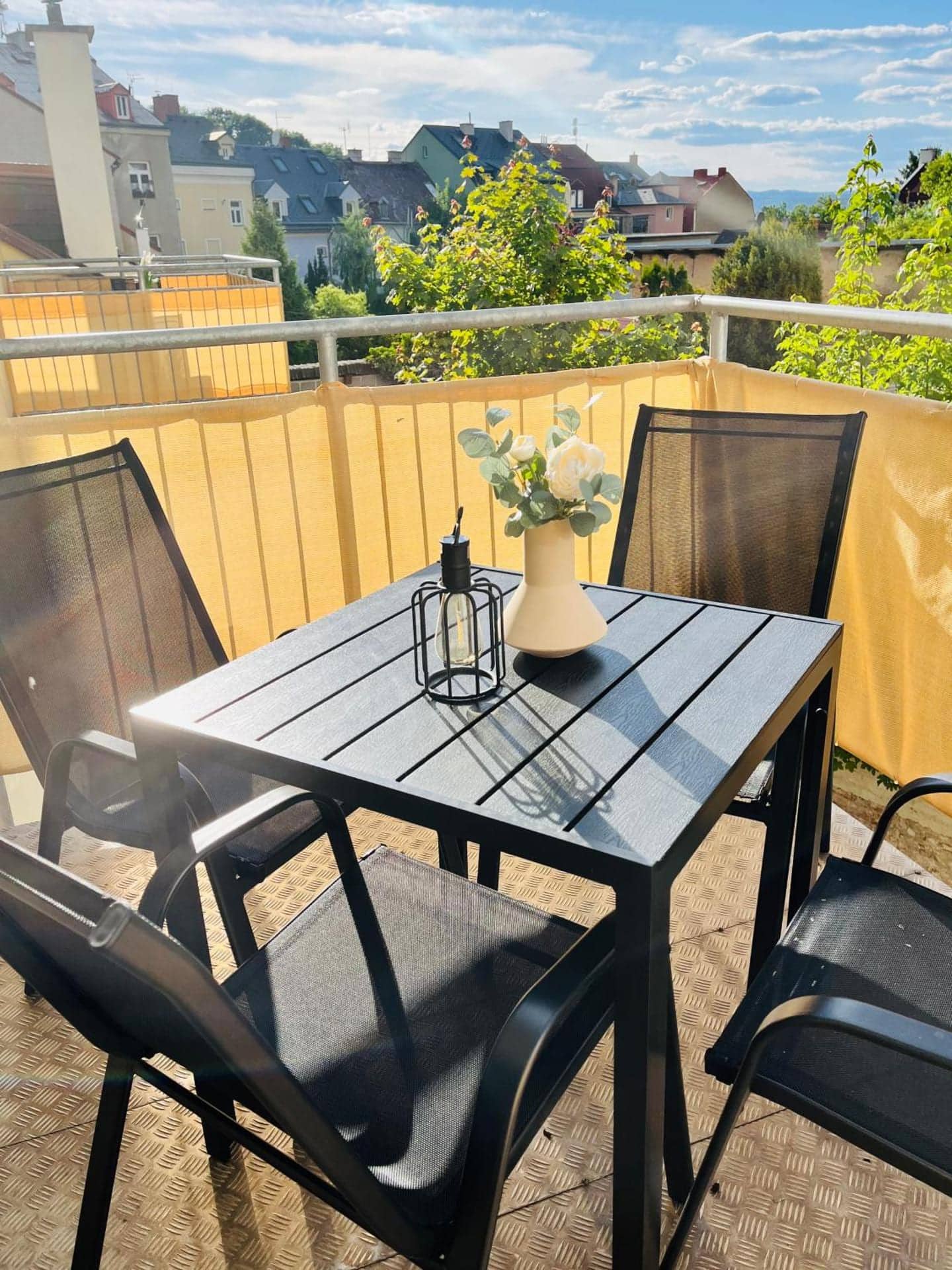 Karlsbad Apartments, Karlovy Vary — výhled z apartmánu